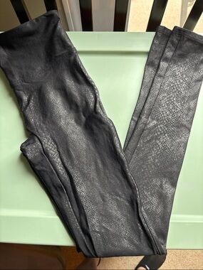 SPANX Black Faux-Leather Snake Texture Leggings